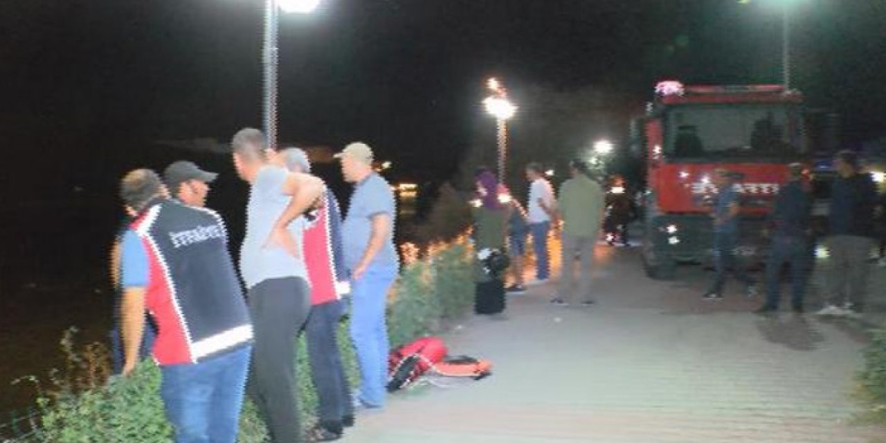 Kızılırmak'ta bot alabora oldu Bozkuş akıntıda kayboldu