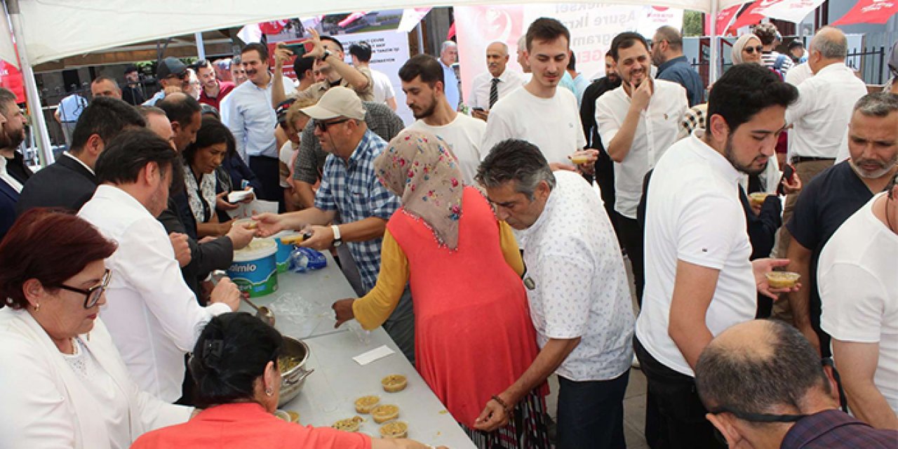 Büyük Birlik Partisi’nden 2 bin kişilik aşure ikramı: “Hayırda yarışıyoruz”