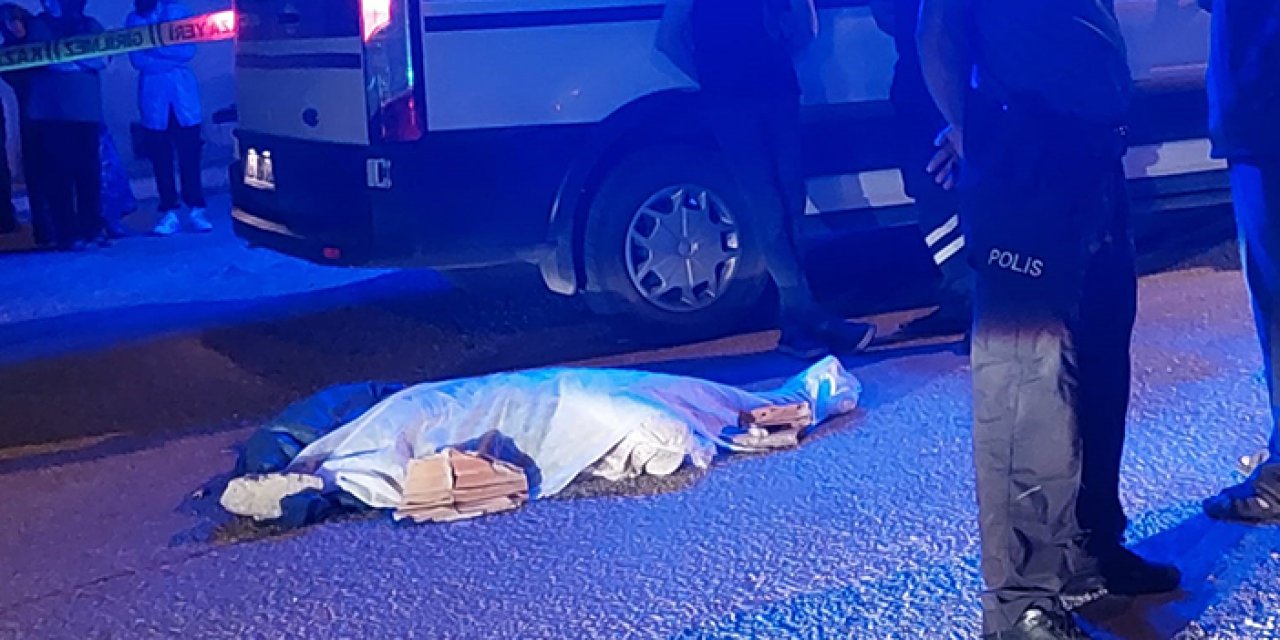 Yolun karşısına geçerken otomobil çarptı: Yaşamını yitirdi
