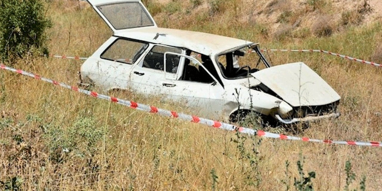 Kaza yapan araçtan sağ çıktı, başka aracın çarpmasıyla can verdi