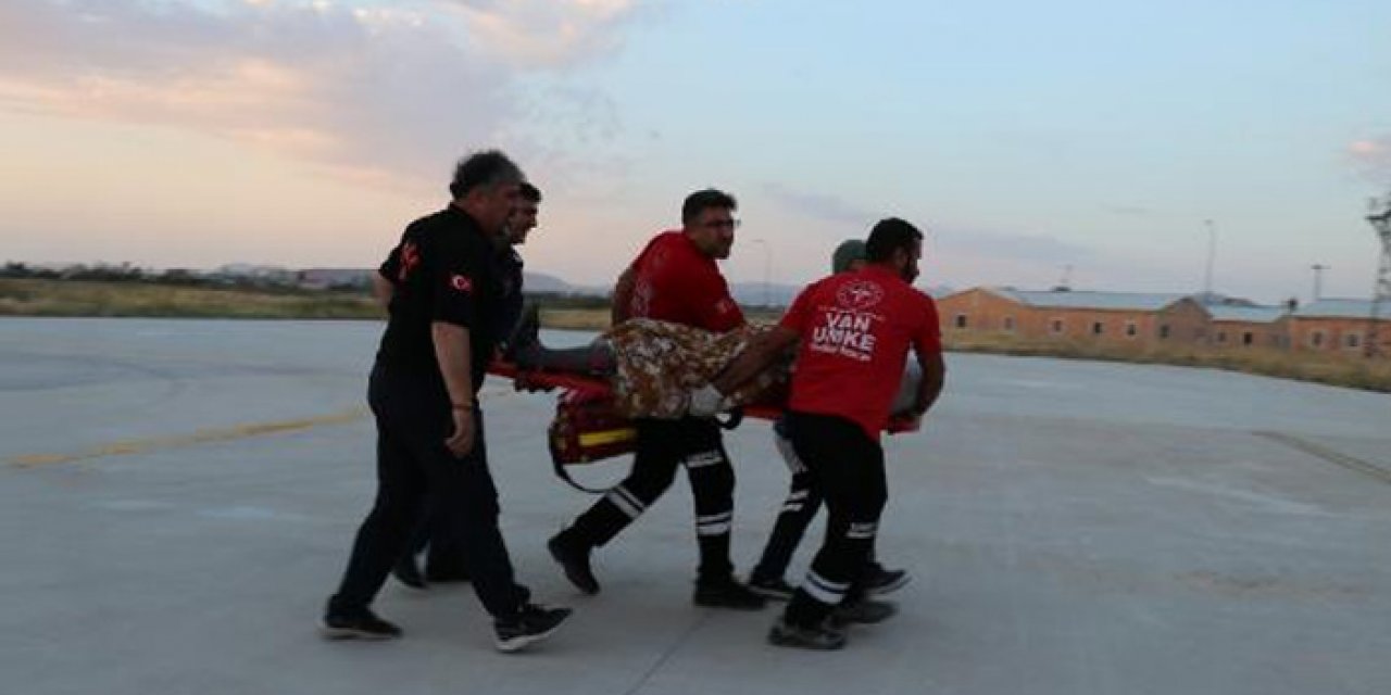 Hamile kadın helikopterle hastaneye götürüldü