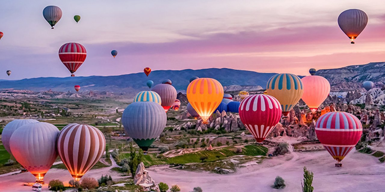 Kapadokya'da balonlara turistler biniyor, biz bakıyoruz: Övünelim mi dövünelim mi?