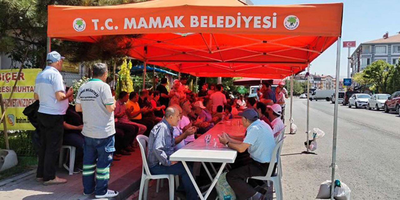 Aşure kazanı bu sefer de Mamak'ta kaynadı: Ağızlar tatlandı