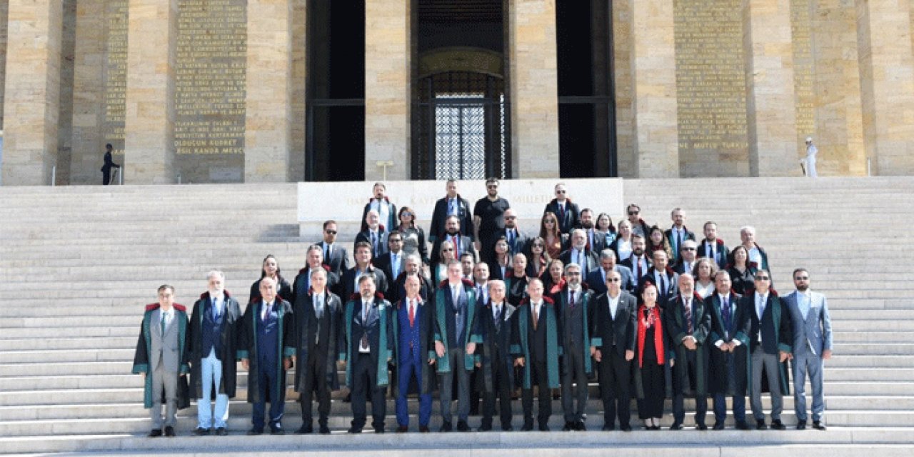 Türkiye Barolar Birliği'nden Anıtkabir'e ziyaret