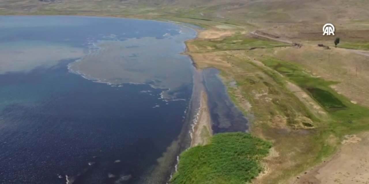 Balık Gölü’nün suyu azalmaya devam ediyor
