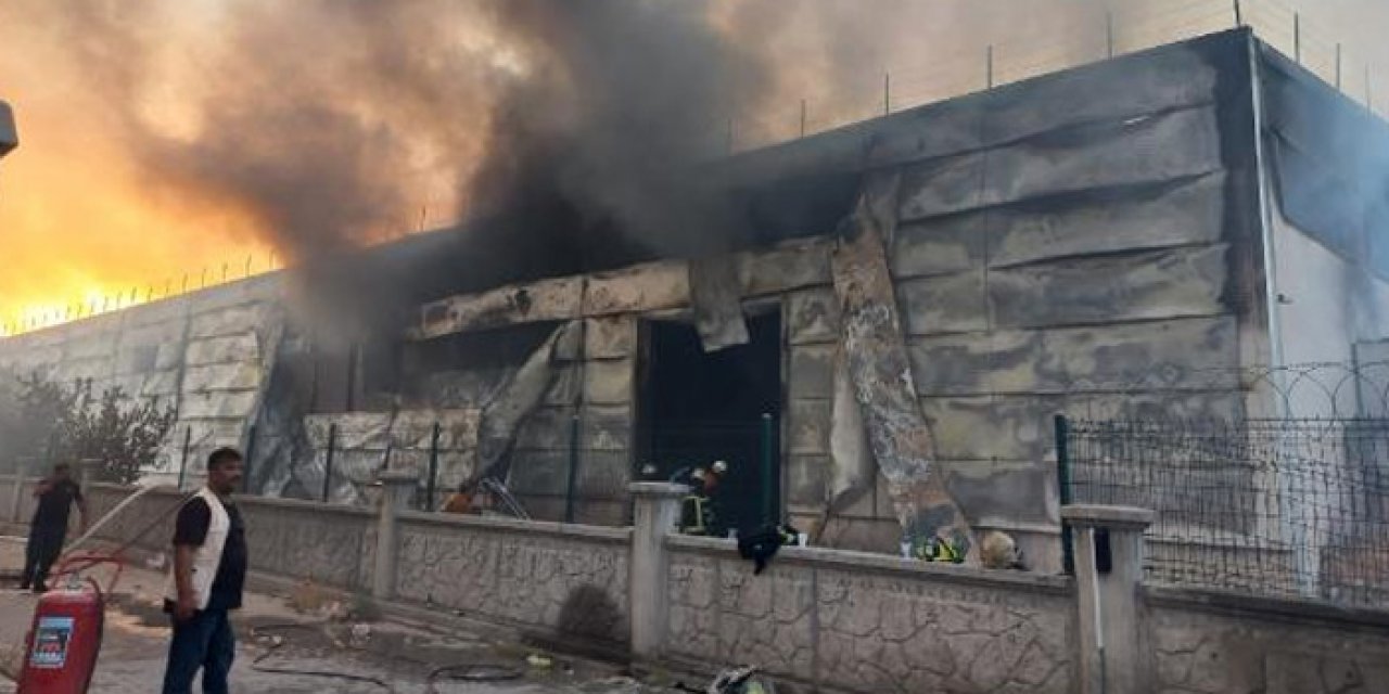 Mobilya fabrikasındaki yangın kontrol altında