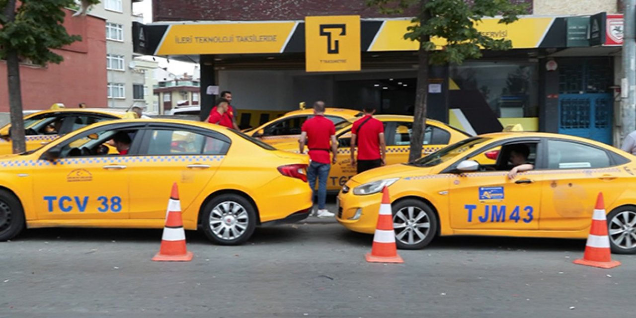 İstanbul'da taksimetre kuyruğu