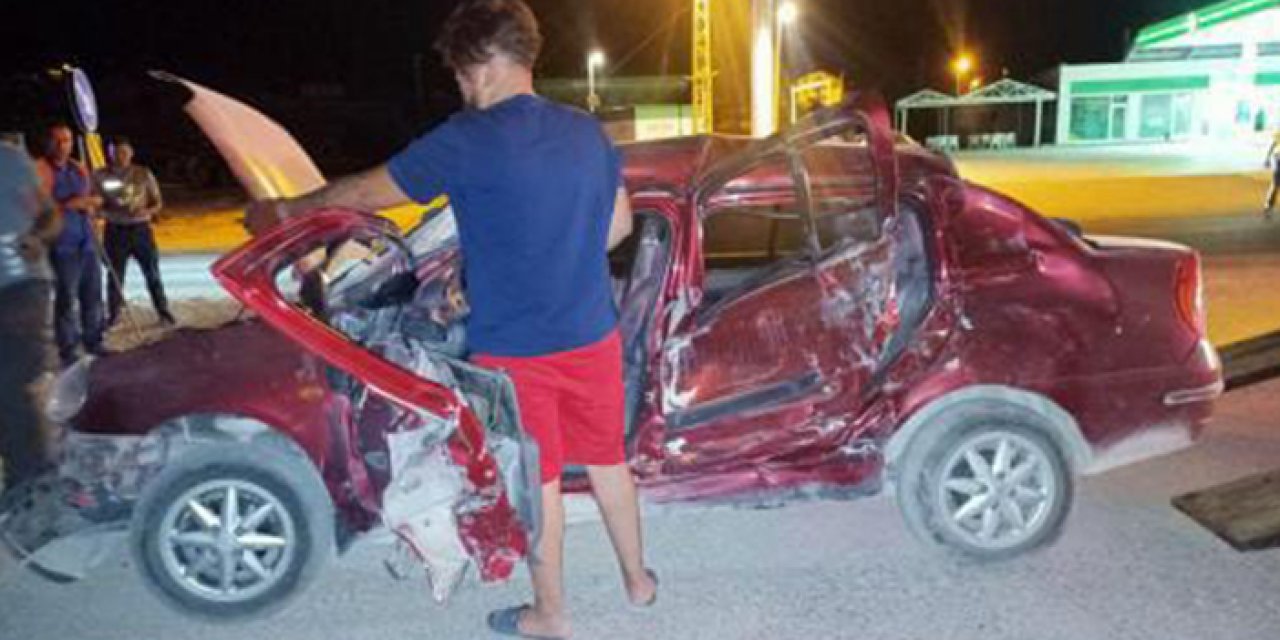 Kamyonla çarpıştı yaşamını yitirdi: Eşi ve 2 çocuğu yaralı