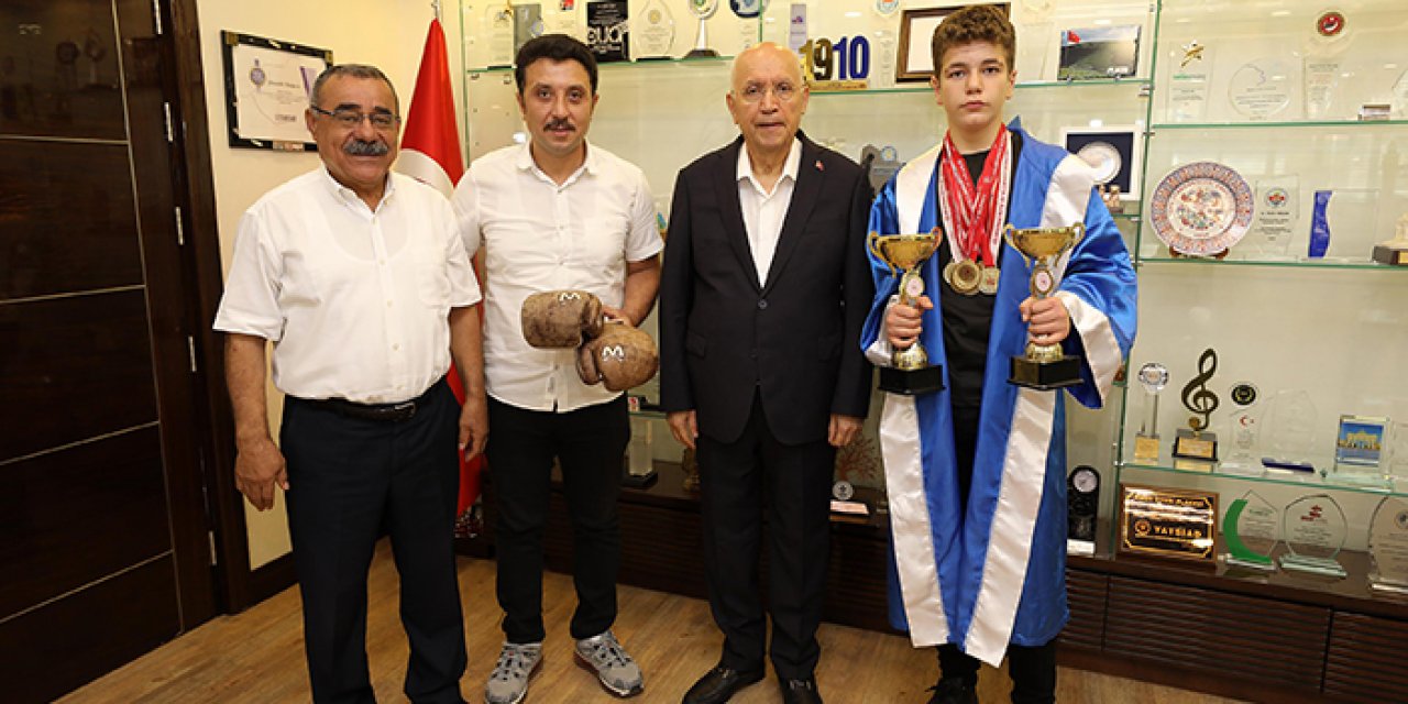 Yenimahalleli sporcu Kars’ta ringleri salladı