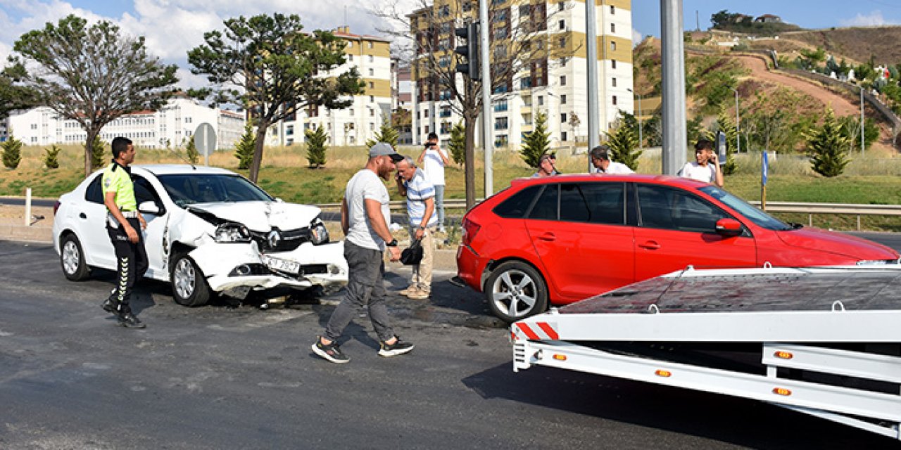 Kırıkkale'de feci kaza: 3 kişi yaralandı