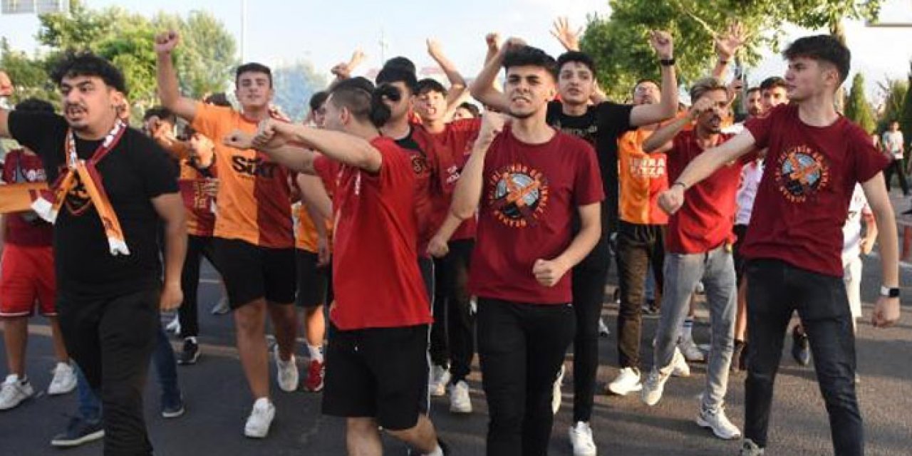 Galatasaray Kayseri'ye geldi: Halk yoğun ilgi gösterdi