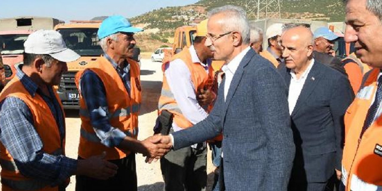 Bakan Uraloğlu yol şantiyesinde incelemelerde bulundu
