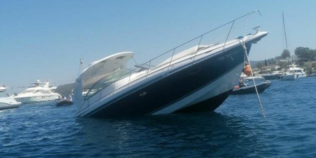 Muğla'da arızalanan motoryatın bir kısmı battı