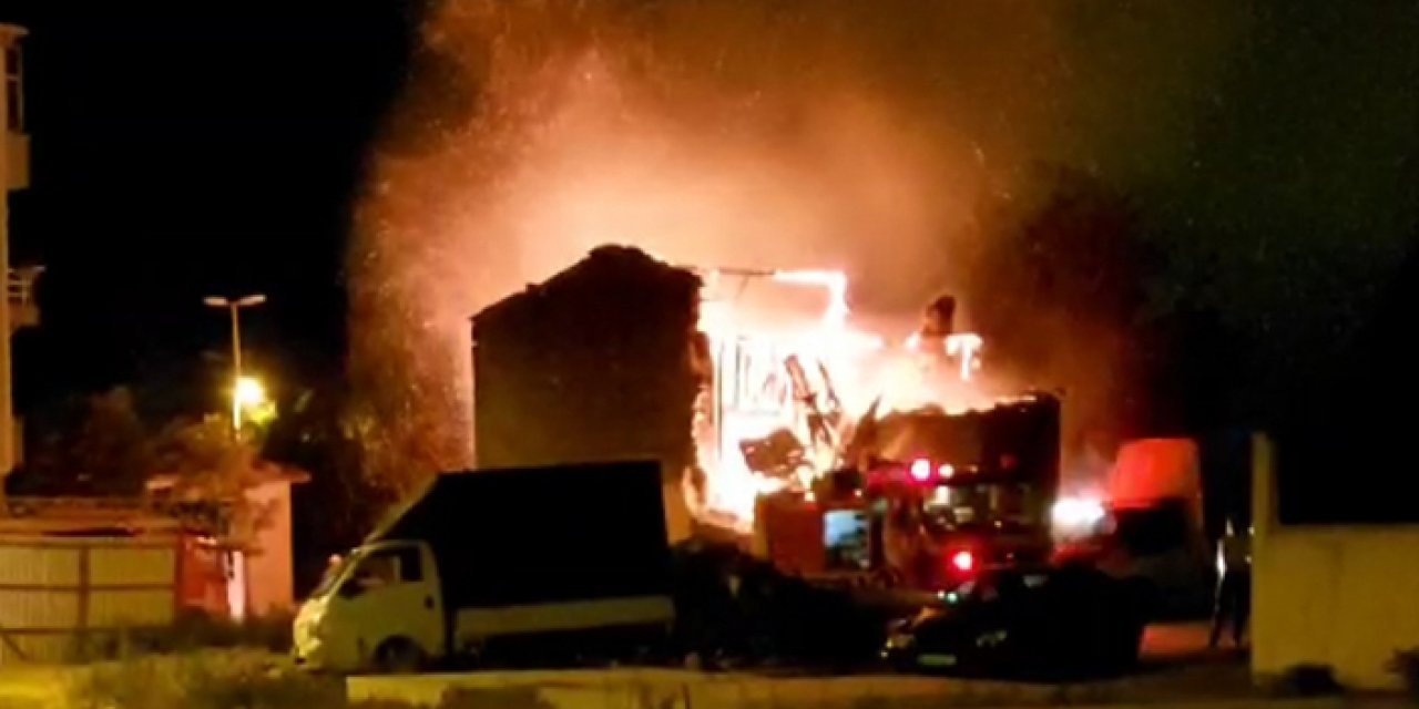 Ahşap binada korkunç yangın