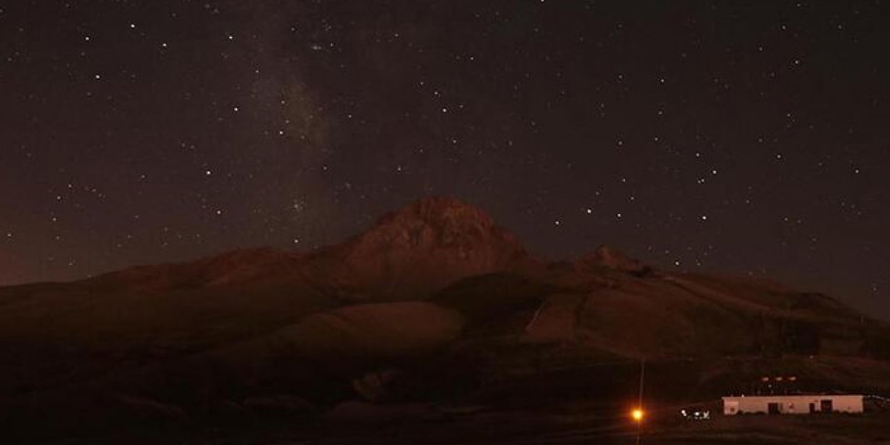 2 bin 650 metre yükseklikten meteor yağmuru