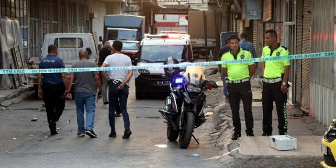 2 kardeş kıraathaneyi silahla bastı: 1’i polis 2 yaralı