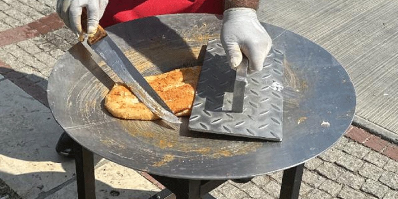 Böyle sıcaklık görülmedi: Adana'da güneşte tost pişirdiler