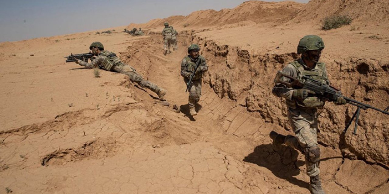 Mehmetçik sıcak havaya rağmen görev başında