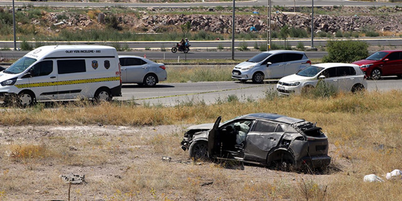 Polisten kaçarken devrilen araçtan yüklü miktarda uyuşturucu çıktı