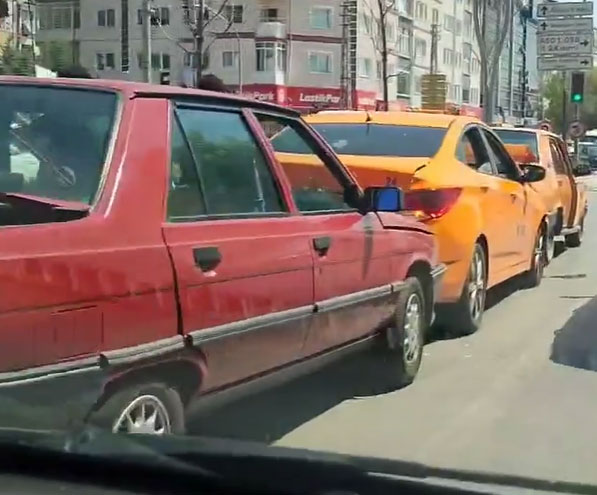 Ankara'nın Sincan ilçesinde zincirleme trafik kazası meydana geldi