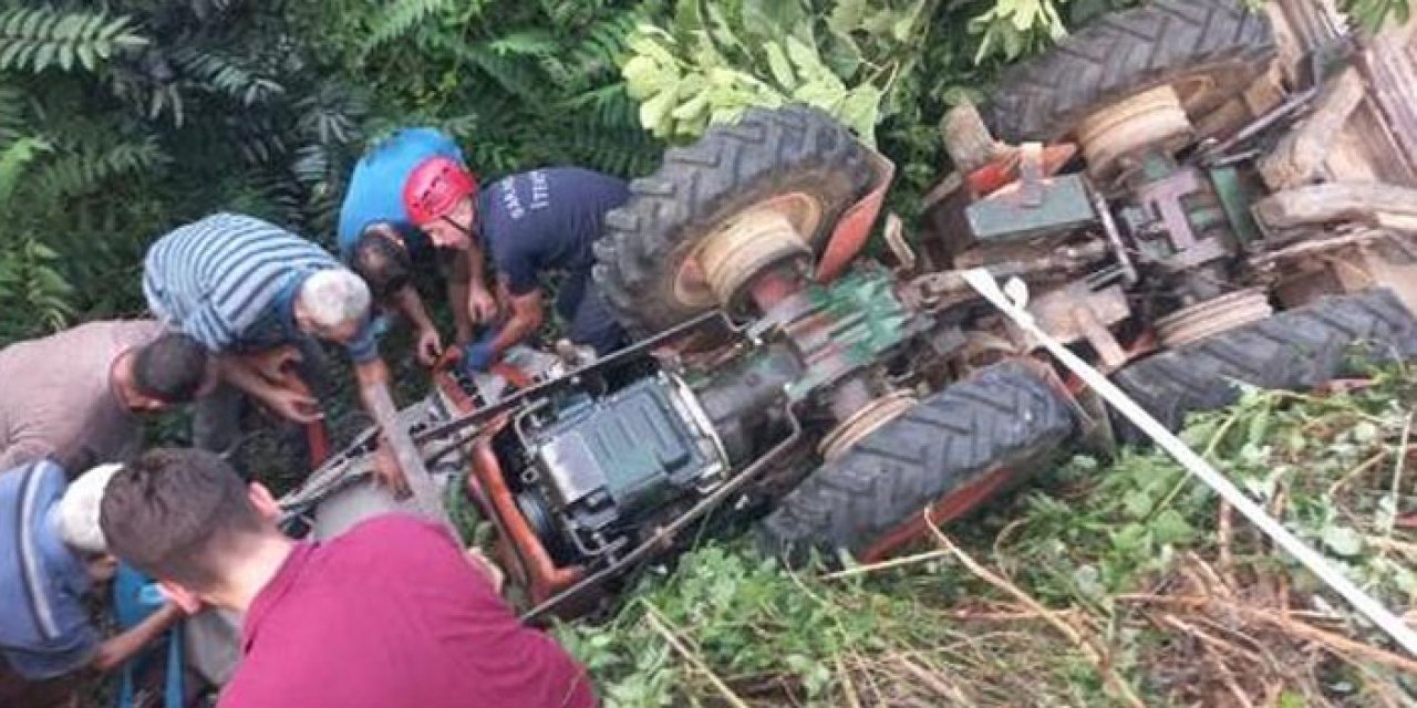 Traktör dereye devrildi