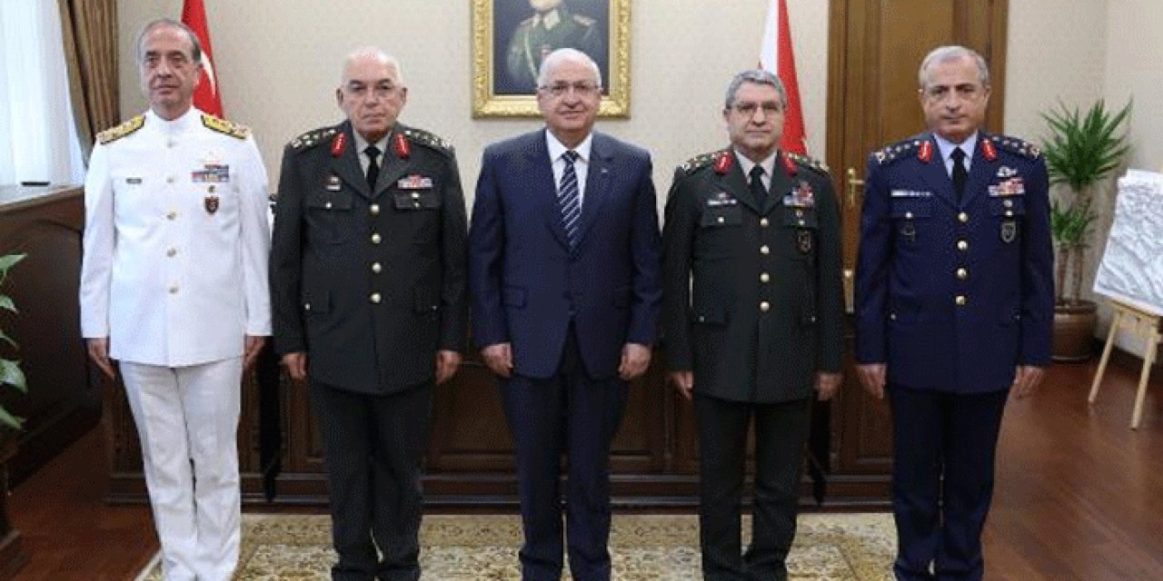 Kara Kuvvetleri'nde görev değişimi