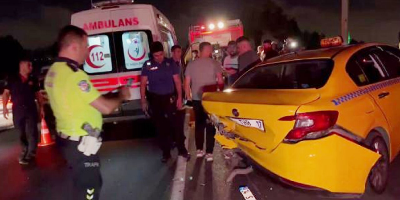 Esenyurt'ta taksiye çarptı: Olay yerinden kaçtı