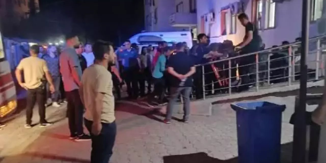 Asker ve korucuları taşıyan araç devrildi: Yaralılar var