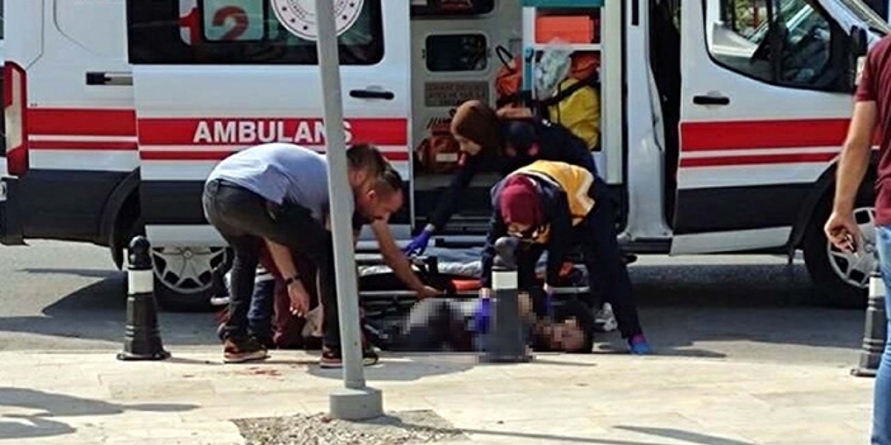 Sokak ortasında arkadaşını bıçaklayarak öldürdü