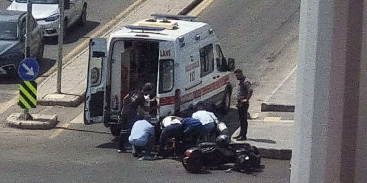 Ambulansa yol verirken kaza yaptılar