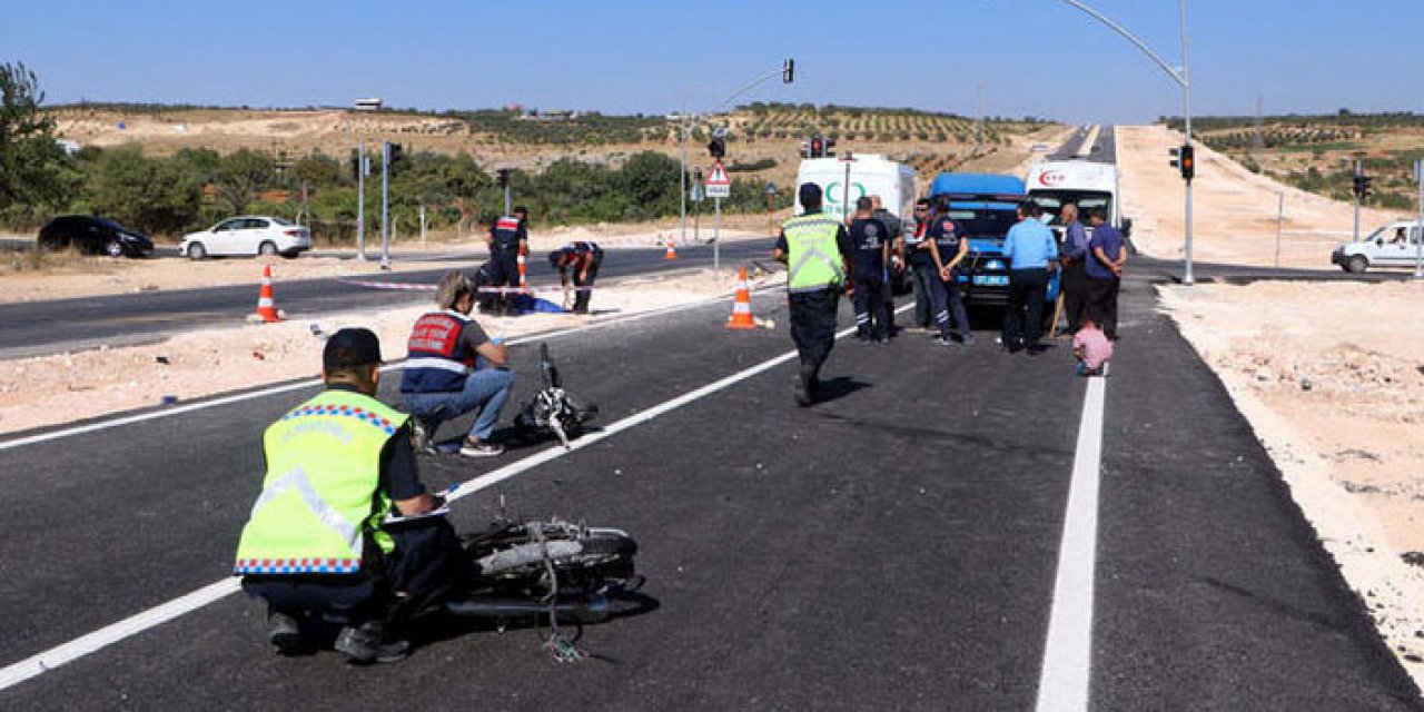 Otomobil ve motosiklet çarpıştı: 1 ölü