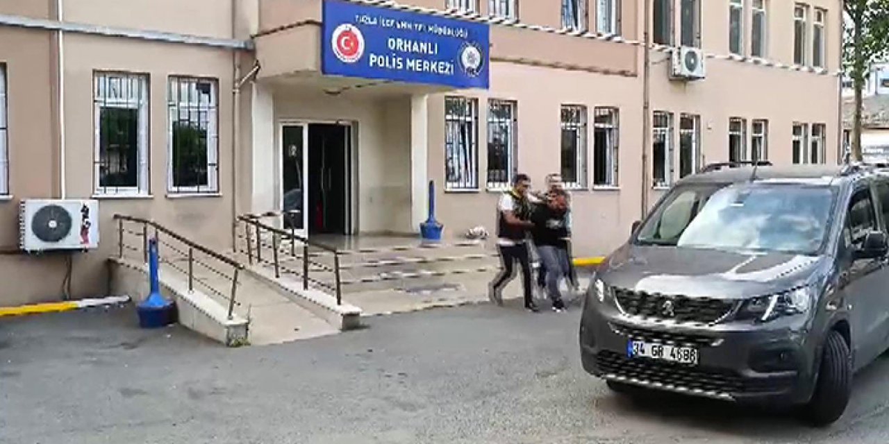 Sokak ortasında bıçaklayarak öldürdü