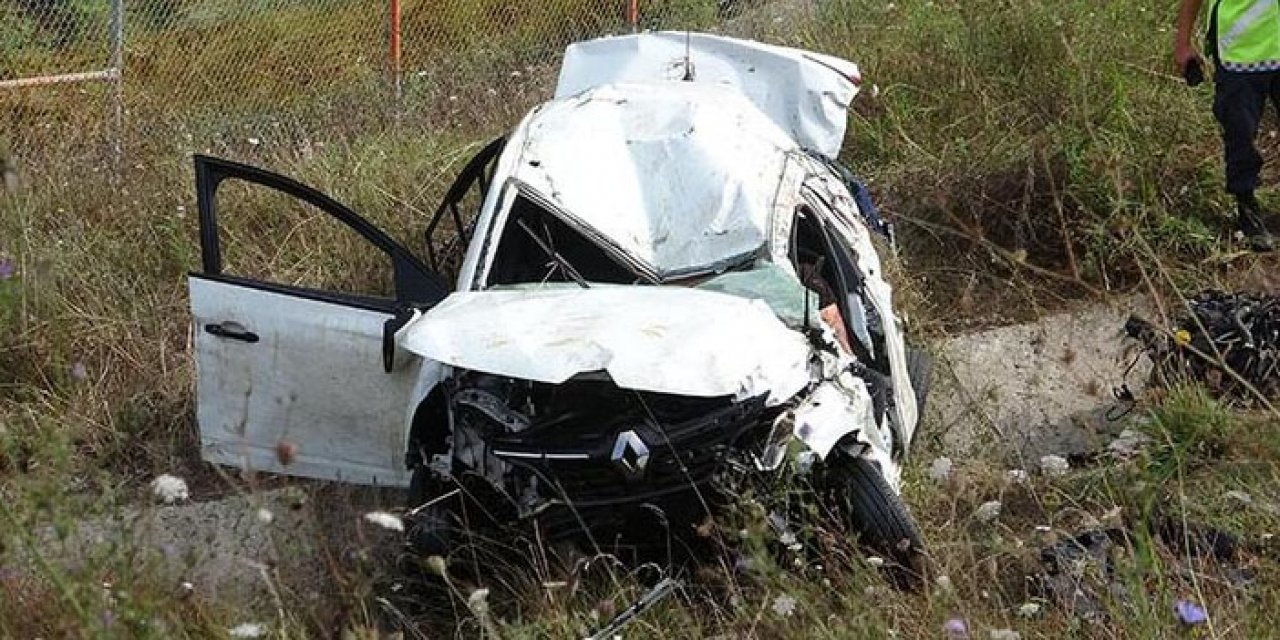 Otomobil 100 metreden yuvarlandı; 3 ölü 1 yaralı
