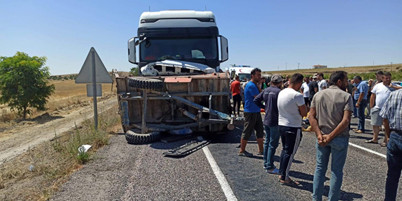 TIR’ın traktöre arkadan çarptı: 1 ölü 1 yaralı