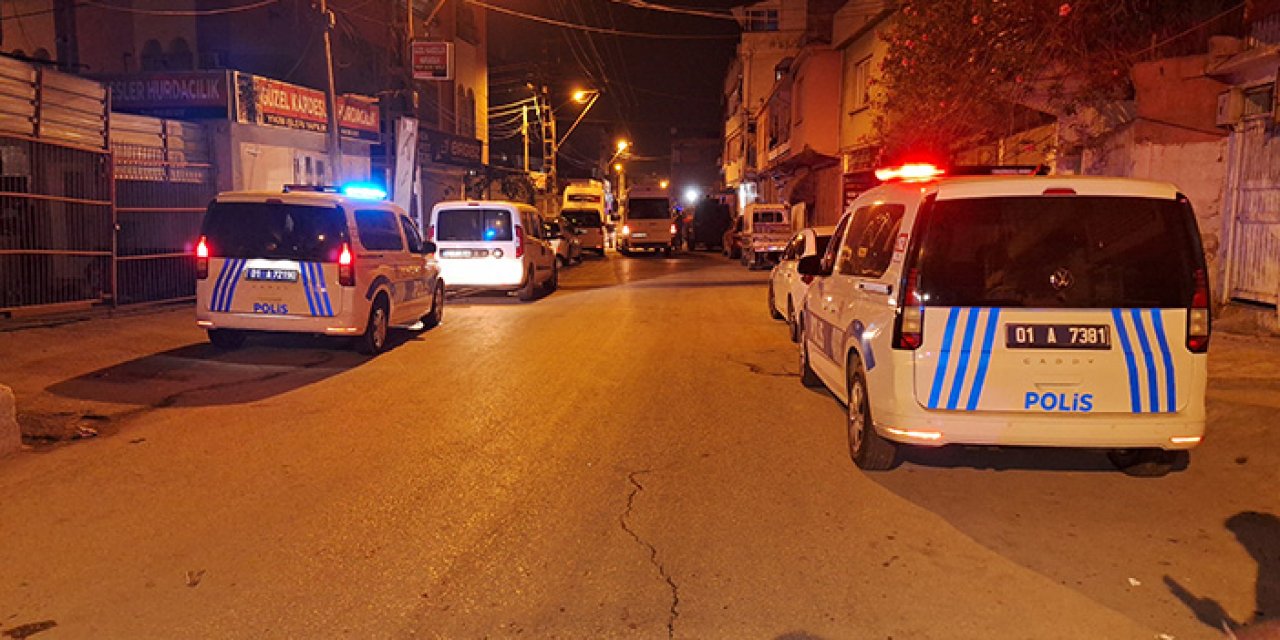 Kavgaya müdahale ediyordu: Polis memuru bıçaklandı