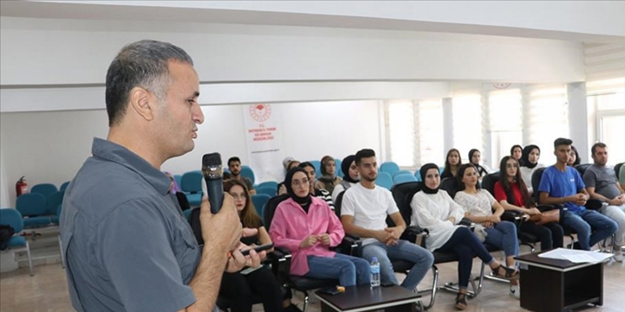 Ziraatçı adayları mesleği uzmanlarından öğreniyor