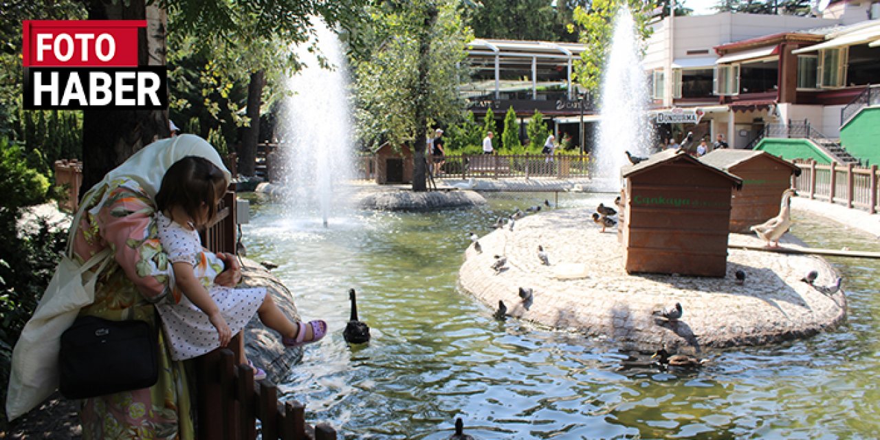 Vatandaşlar sıcak havanın tadını Kuğulu Park’ta çıkardı