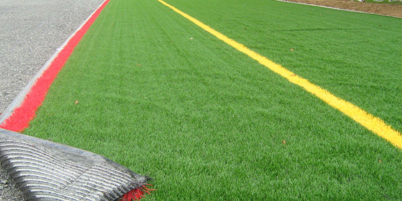 Molde sahası çim mi? Molde sahası suni çim mi?