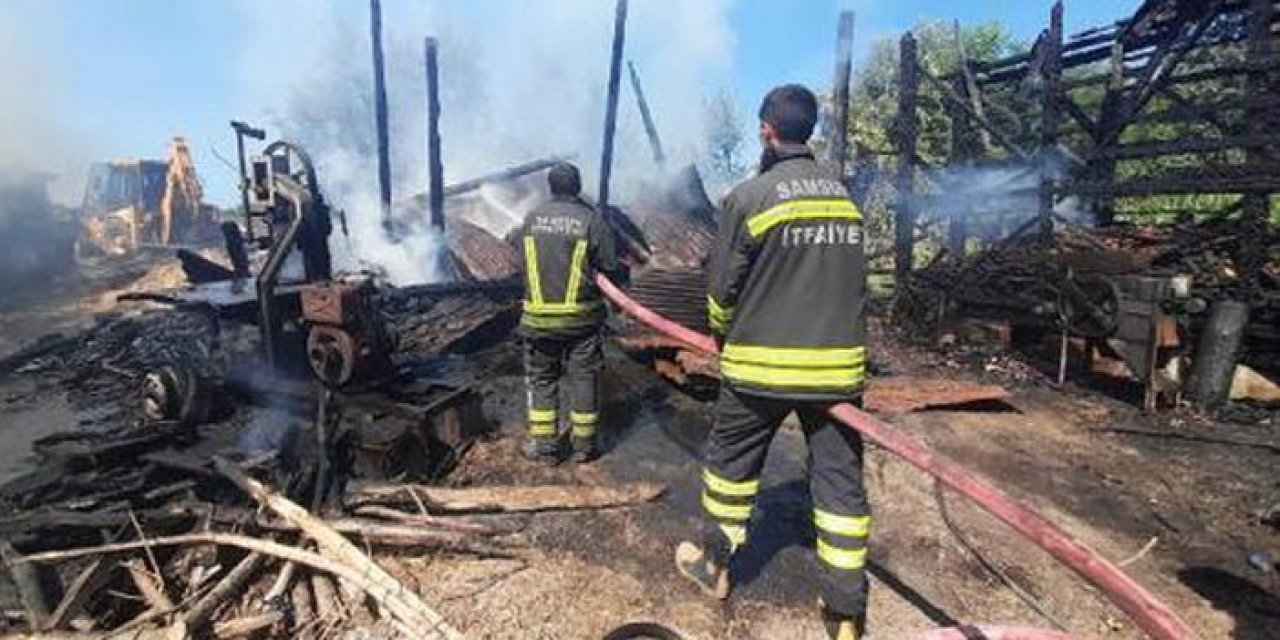 Samanlık ve ahır yandı