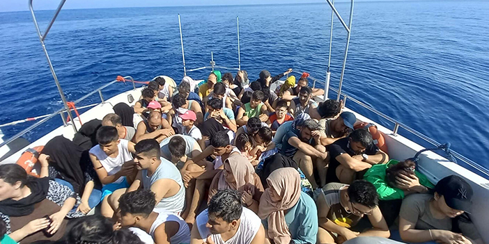 121 kaçak göçmen kurtarıldı