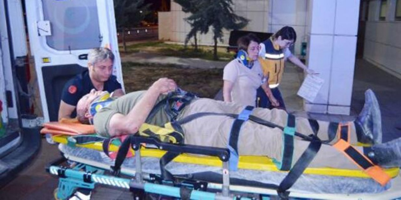 Cenaze dönüşü kaza yaptılar: 3 yaralı