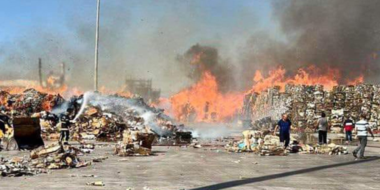 Kağıt fabrikasında yangın çıktı