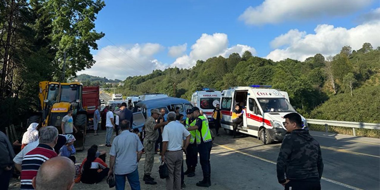 Ordu’da feci kaza: 15 yaralı