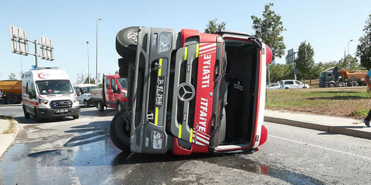 Yangına giden itfaiye aracı devrildi: 2 yaralı