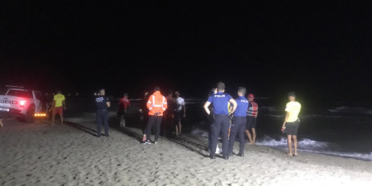Yasağa rağmen denize giren yabancı uyruklu kayboldu