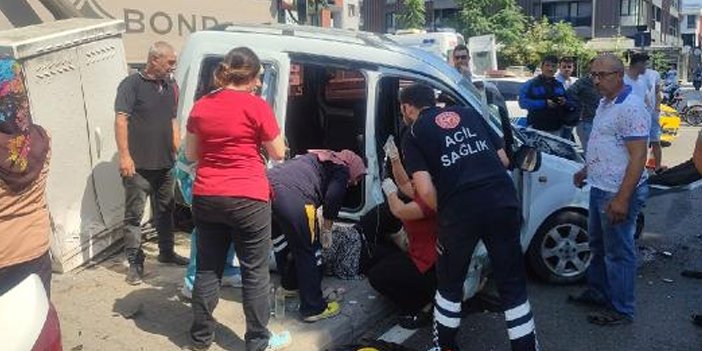 İki araç çarpıştı: 1'i bebek 5 kişi yaralandı