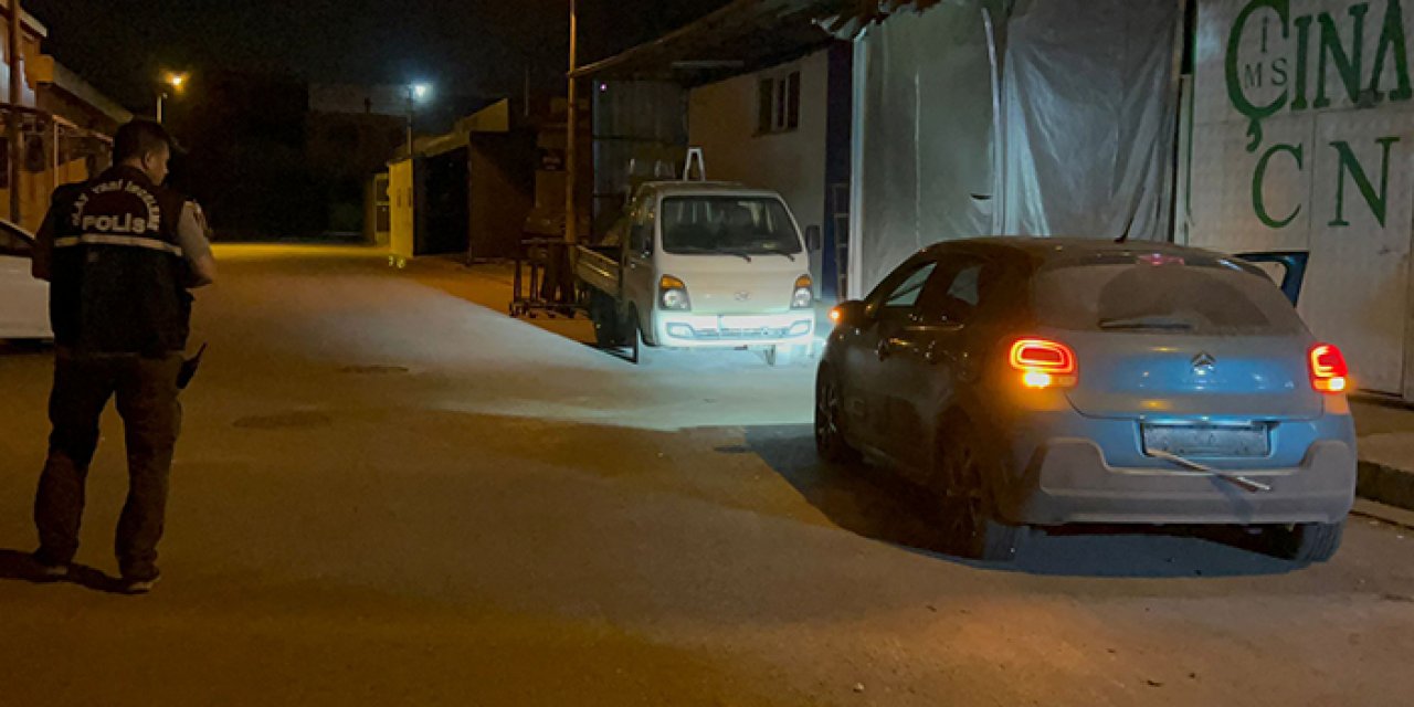 Çalıntı otomobili polisin üzerine sürdü