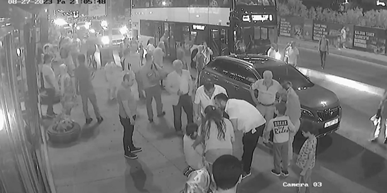 Şoföre biber gazı sıktı; yolcular baygınlık geçirdi