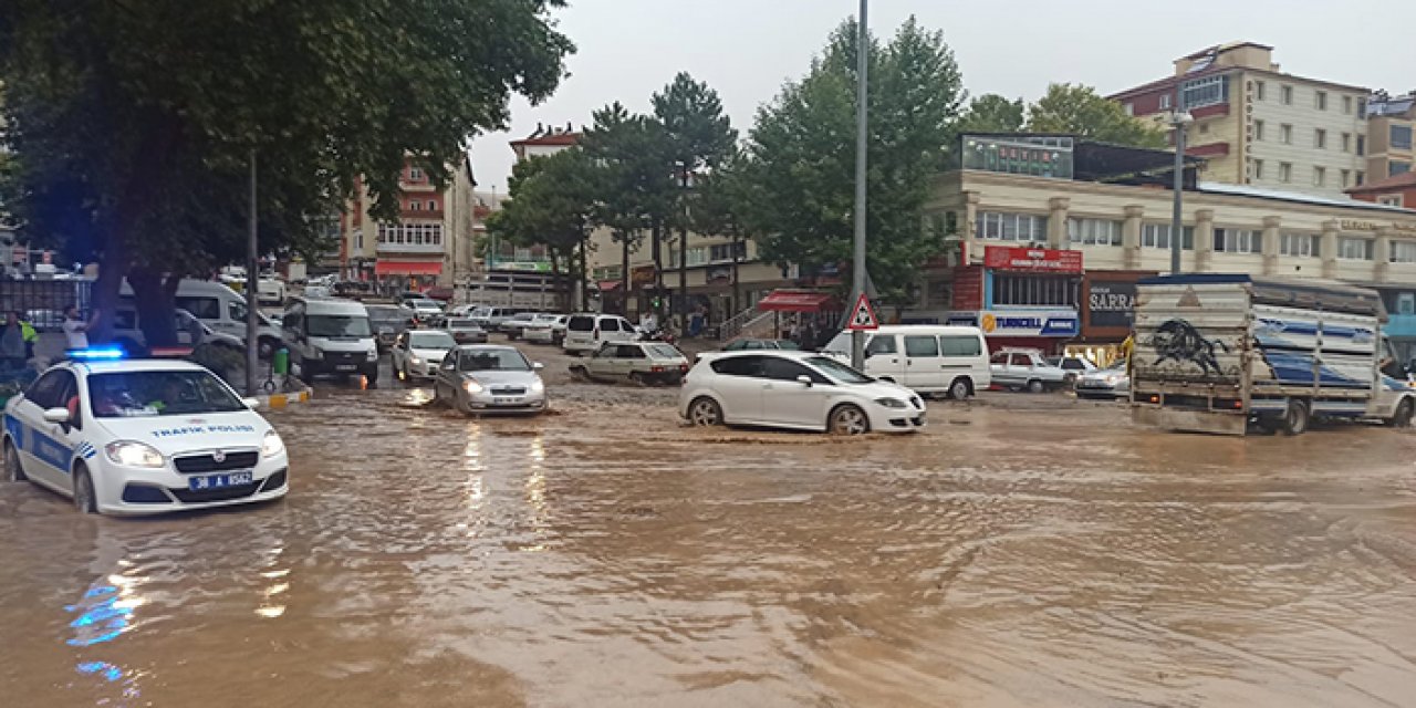 Sağanak ve dolu etkili oldu