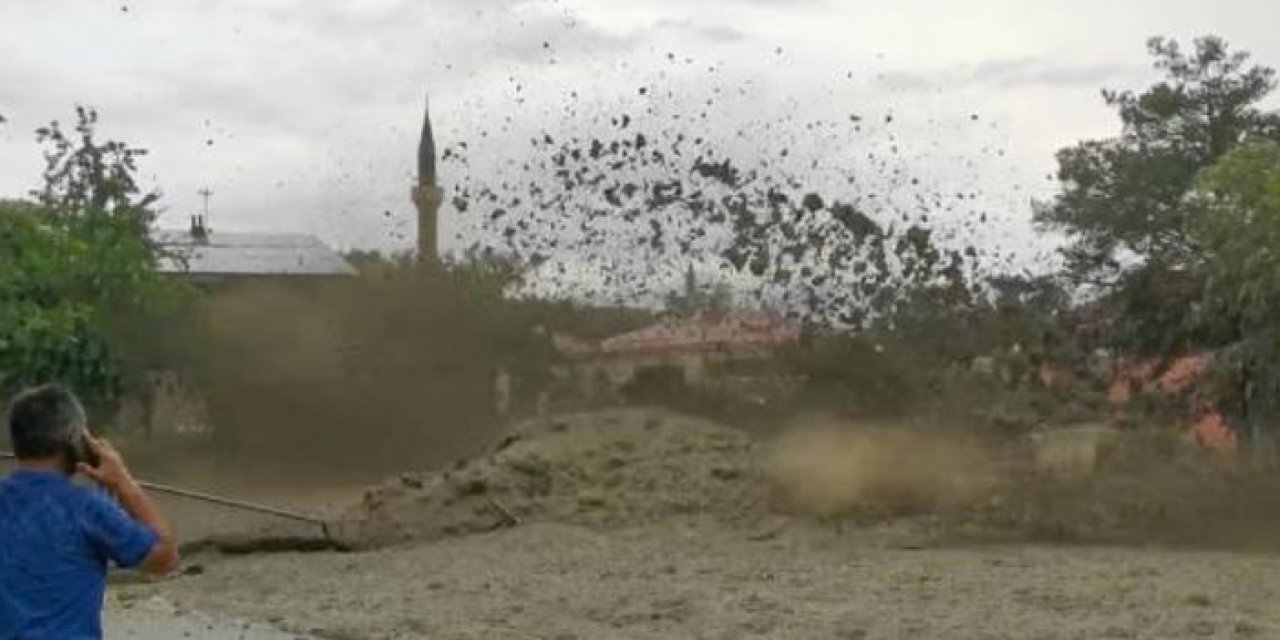 Erzincan'da sel taşkına sebep oldu